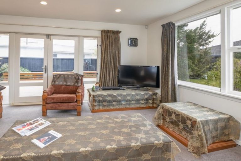 Photo of property in 45 Farquhars Road, Redwood, Christchurch, 8051