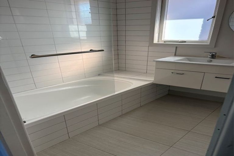 Photo of property in 48 James Laurie Street, Henderson, Auckland, 0612