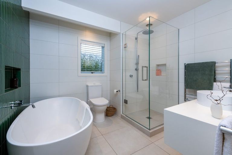 Photo of property in 29 Cliff Road, Torbay, Auckland, 0630