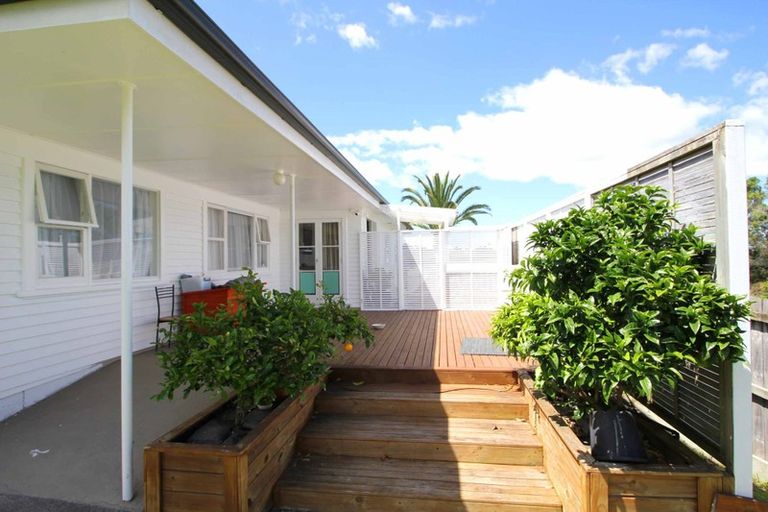 Photo of property in 33 Park Road, Glenfield, Auckland, 0629