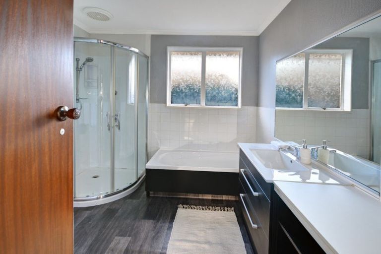 Photo of property in 13 Kent Place, Mosgiel, 9024