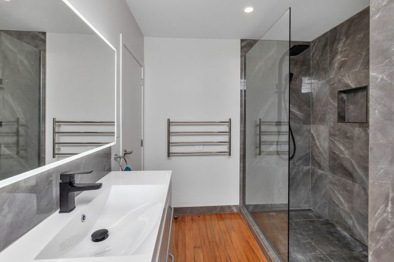 Photo of property in 16 Seaview Road, Ruakaka, 0116