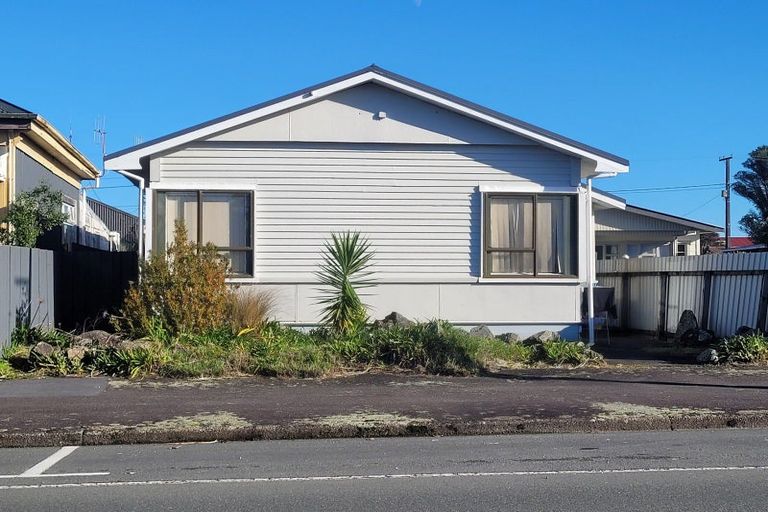 Photo of property in 304 Palmerston Street, Westport, 7825