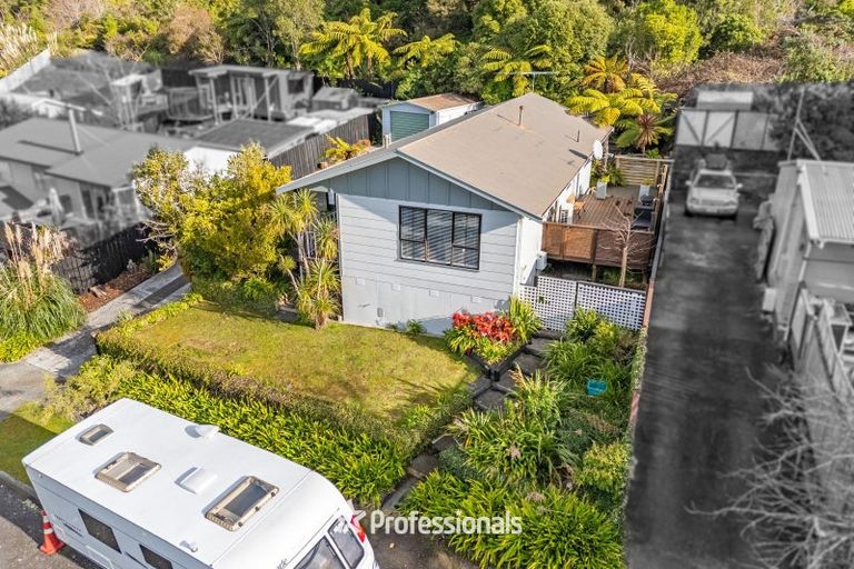 Photo of property in 33 Fenchurch Grove, Stokes Valley, Lower Hutt, 5019