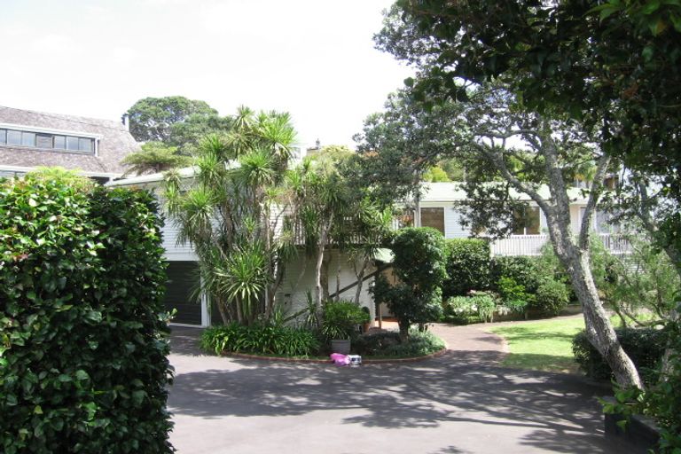 Photo of property in 14 Braemar Road, Castor Bay, Auckland, 0620