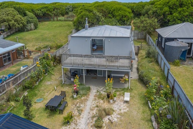 Photo of property in 14 Hunia Terrace, Himatangi Beach, Foxton, 4891