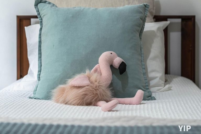 Photo of property in 18 Colchester Crescent, Newlands, Wellington, 6037