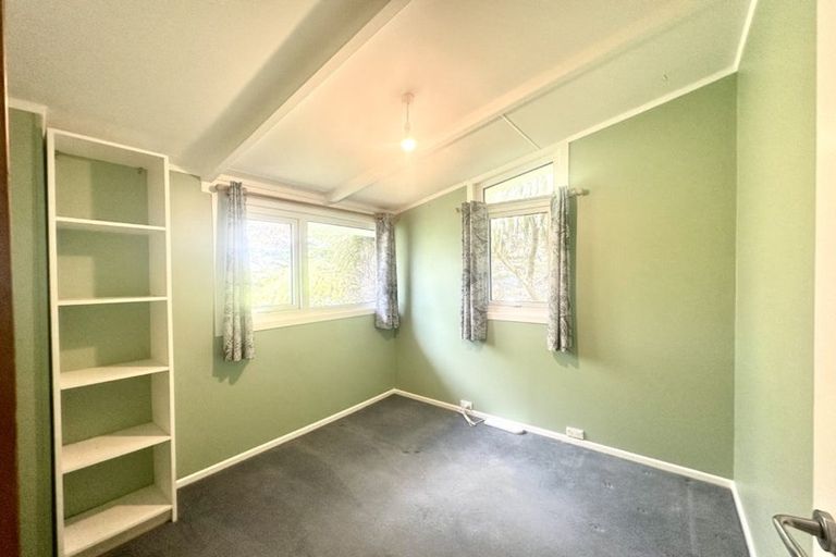 Photo of property in 89 Thurleigh Grove, Karori, Wellington, 6012