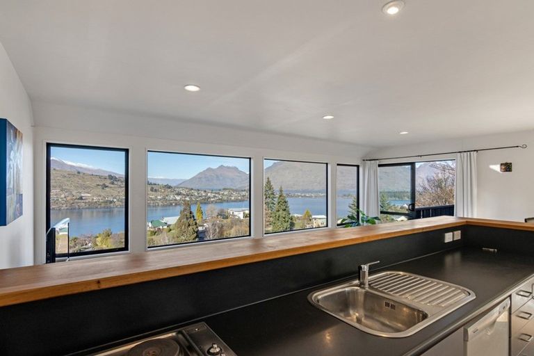 Photo of property in 9 Woodlands Close, Queenstown, 9300