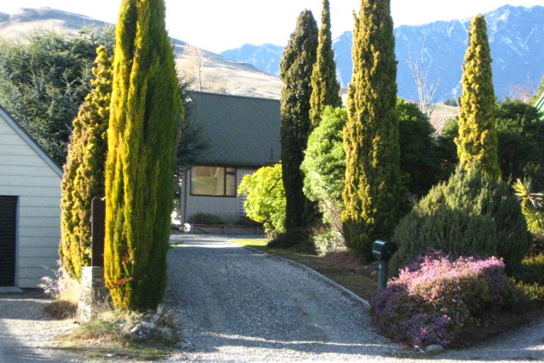 Photo of property in 6 Kelvin Place, Kelvin Heights, Queenstown, 9300