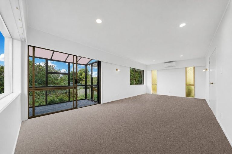 Photo of property in 1/132 Hutchinsons Road, Bucklands Beach, Auckland, 2014