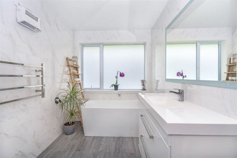 Photo of property in 130 Karanui Road, Te Kamo, Kamo, 0185