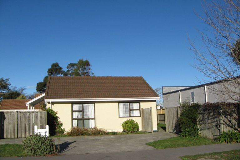 Photo of property in 18 Wiremu Street, Redwood, Christchurch, 8051