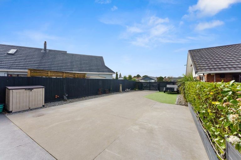 Photo of property in 5 Oakwood Grove, Paraparaumu Beach, Paraparaumu, 5032