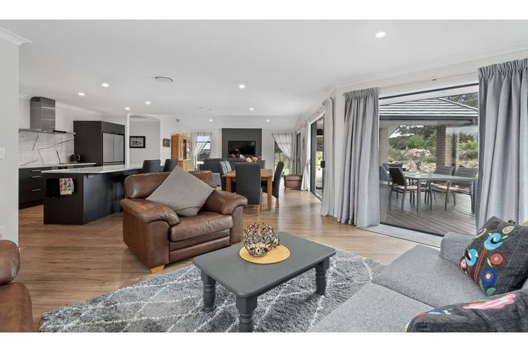 Photo of property in 21 Capstone Place, Te Kamo, Kamo, 0185