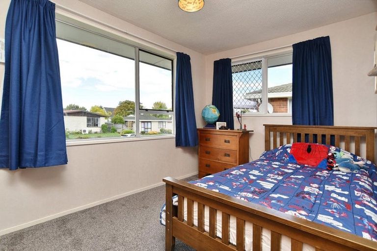 Photo of property in 1/5 James Condon Place, Redwood, Christchurch, 8051