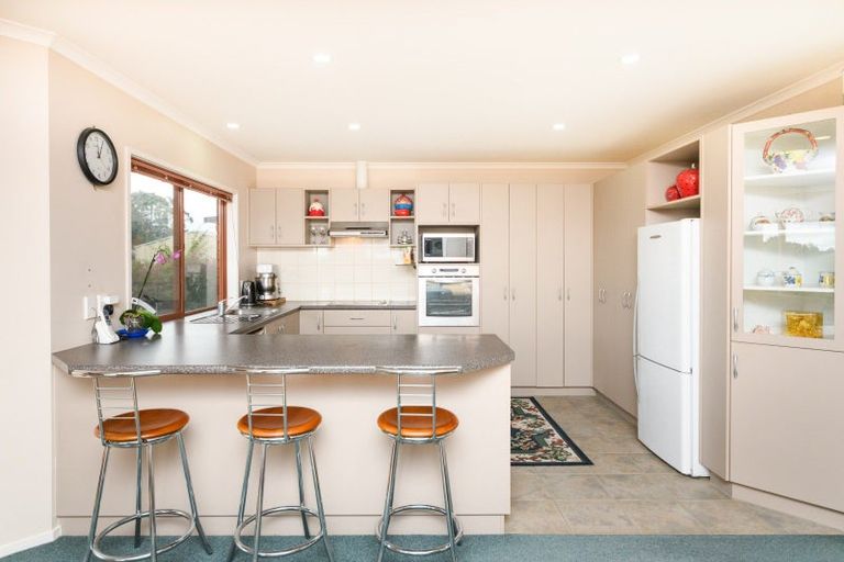 Photo of property in 12 Silkwood Place, Fitzherbert, Palmerston North, 4410