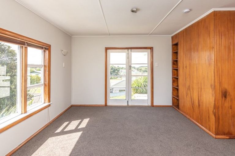 Photo of property in 50 Manuka Street, Castlecliff, Whanganui, 4501