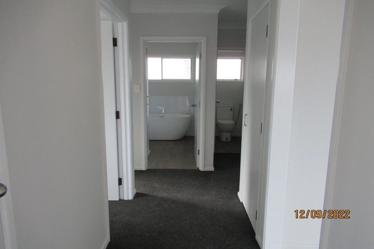 Photo of property in 4 Zita Maria Drive, Massey, Auckland, 0614