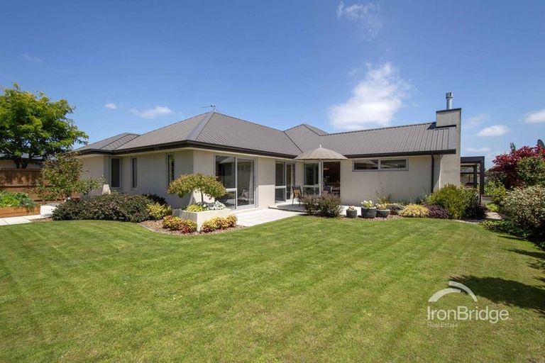 Photo of property in 36 Westpark Drive, Burnside, Christchurch, 8053