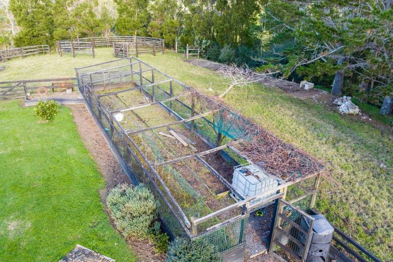 Photo of property in 393 Brooks Road, Waipu, 0582