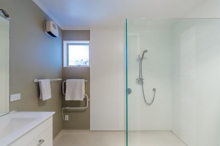 Photo of property in 11b Graham Grove, Waikanae, 5036