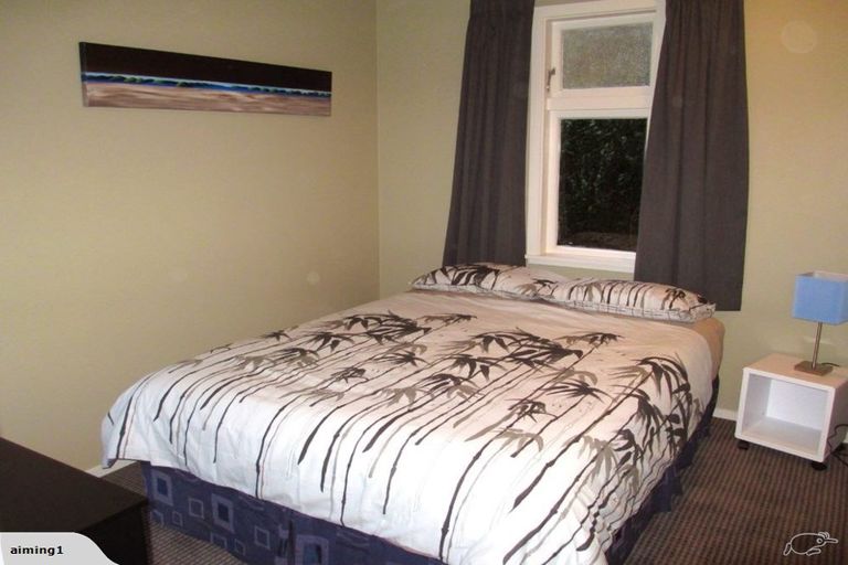 Photo of property in 1a Apuka Street, Brooklyn, Wellington, 6021