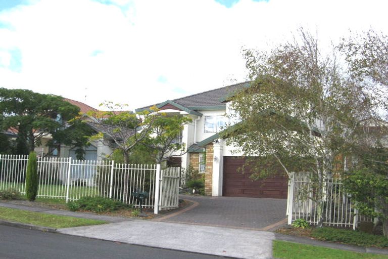 Photo of property in 5 Chale Place, Somerville, Auckland, 2014
