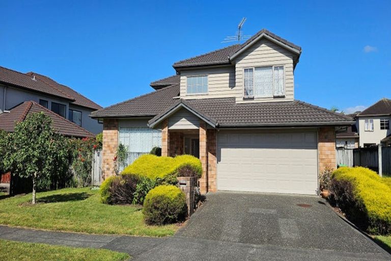 Photo of property in 4 Oswald Close, Flat Bush, Auckland, 2016