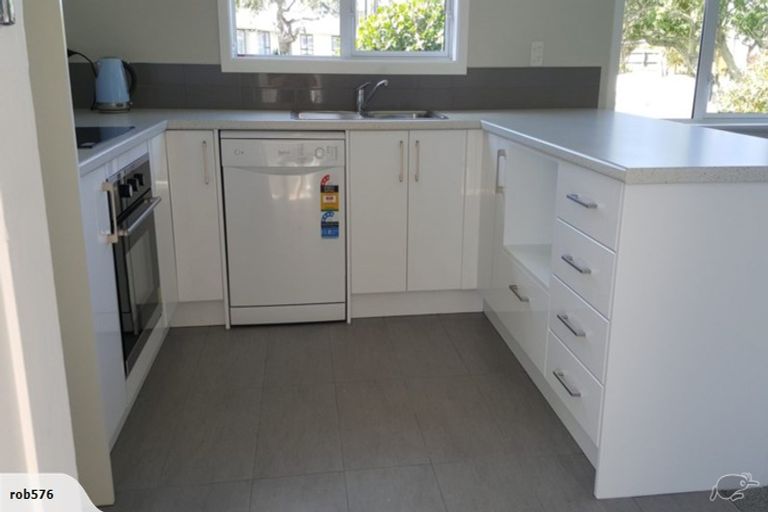 Photo of property in 10 Peters Avenue, Cloverlea, Palmerston North, 4412