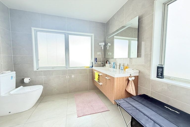 Photo of property in 23a Manuwai Road, Torbay, Auckland, 0630