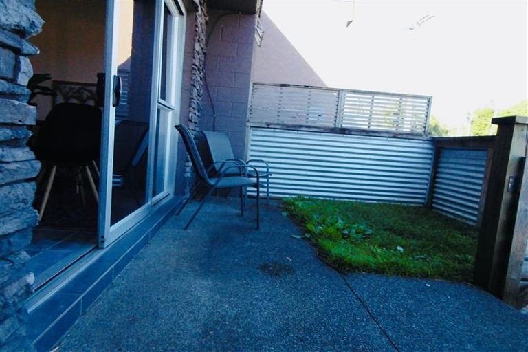Photo of property in 5/57 Carrington Street, Lower Vogeltown, New Plymouth, 4310