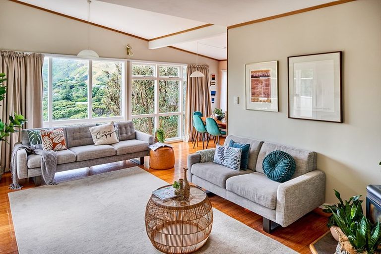 Photo of property in 24 Raroa Place, Pukerua Bay, 5026