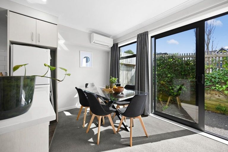 Photo of property in 2/25 Thackeray Street, Hamilton Lake, Hamilton, 3204