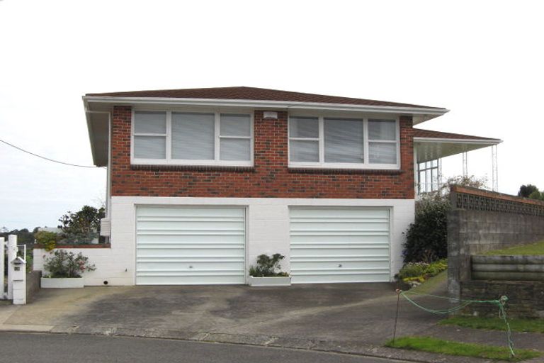 Photo of property in 12 Margaret Place, Merrilands, New Plymouth, 4312
