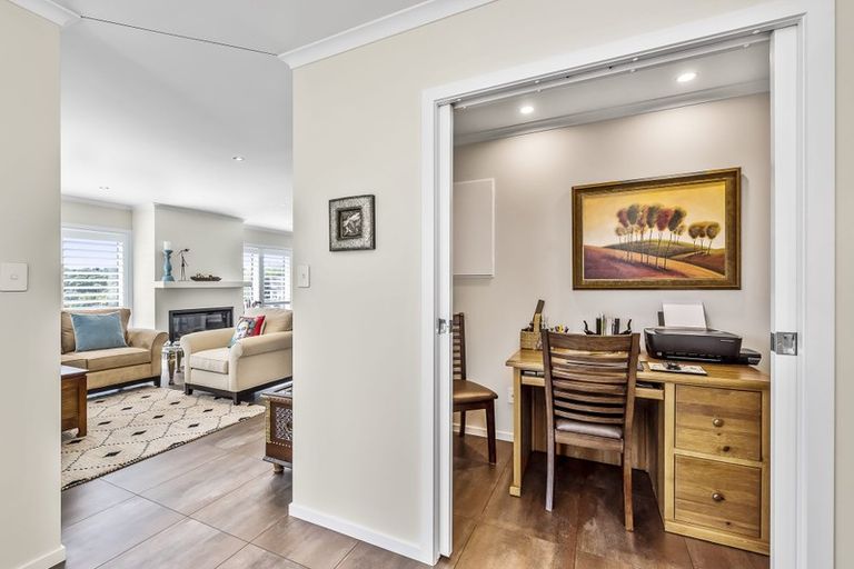 Photo of property in 21 Jade Lane, Paraparaumu, 5032