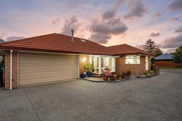 Photo of property in 4a-b Goodwood Close, Rangiora, 7400