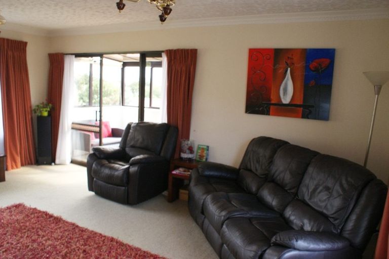 Photo of property in 20 Taupata Street, Redcliffs, Christchurch, 8081
