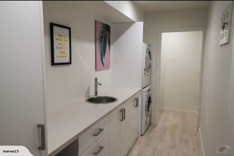 Photo of property in 11b Saint Peters Place, Queenstown, 9300