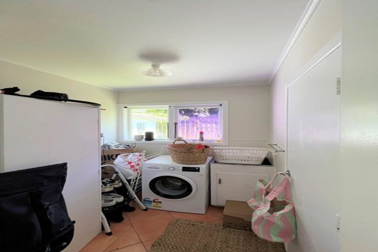 Photo of property in 23 Paton Avenue, Te Atatu South, Auckland, 0610
