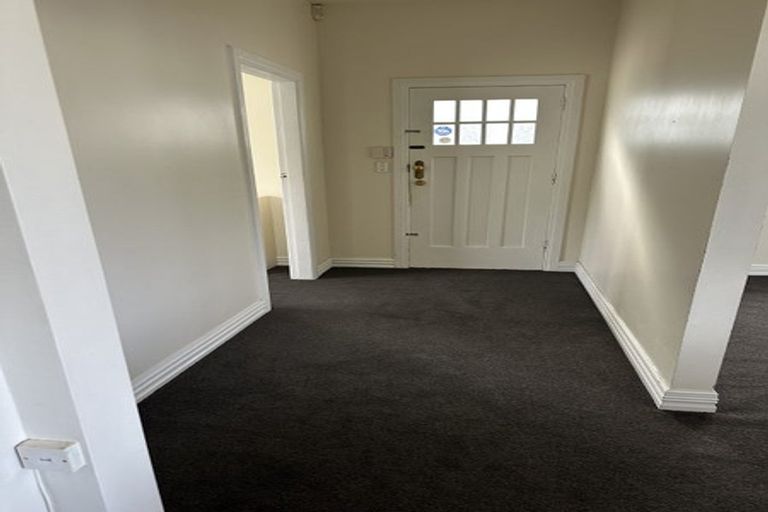 Photo of property in 11 Toru Street, Lyall Bay, Wellington, 6022