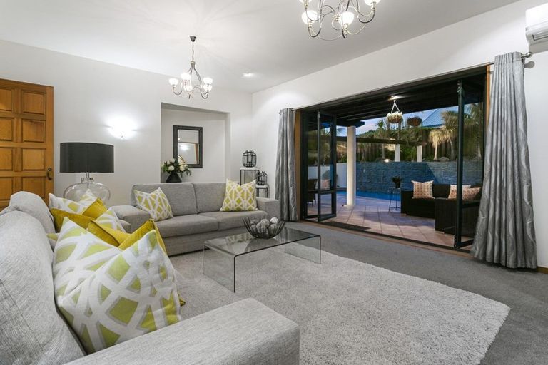 Photo of property in 35 Isobel Road, Greenhithe, Auckland, 0632