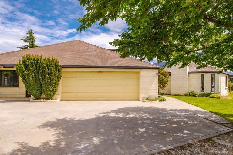 Photo of property in 8 Cherry Court, Wanaka, 9305