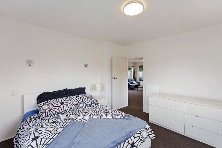 Photo of property in 16 Eruini Street, Waikanae Beach, Waikanae, 5036