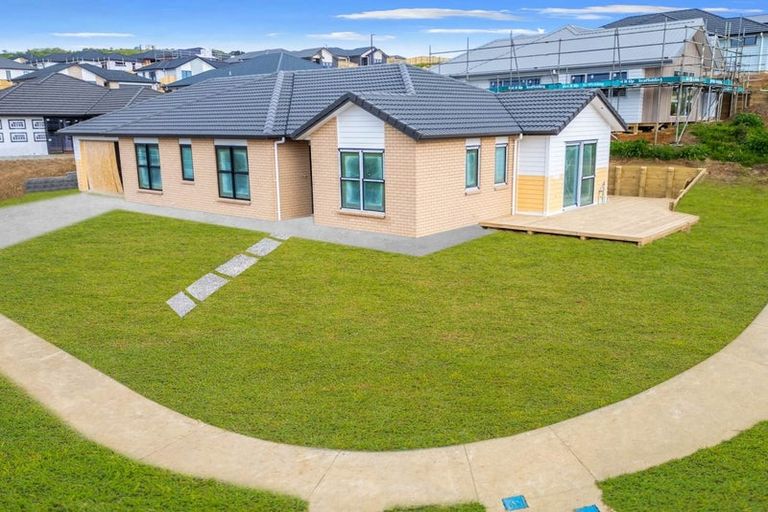 Photo of property in 16 Viv Green Place, Pokeno, 2402