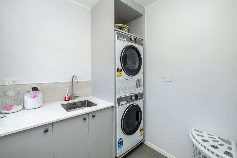 Photo of property in 1832 State Highway 2, Tauwharenikau, Greytown, 5794