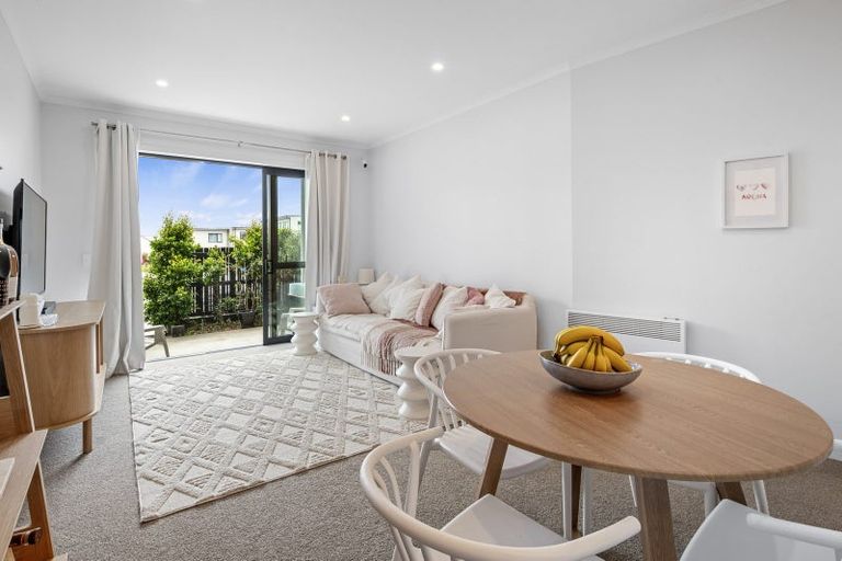 Photo of property in 6/3 Genevieve Lane, Hobsonville, Auckland, 0616