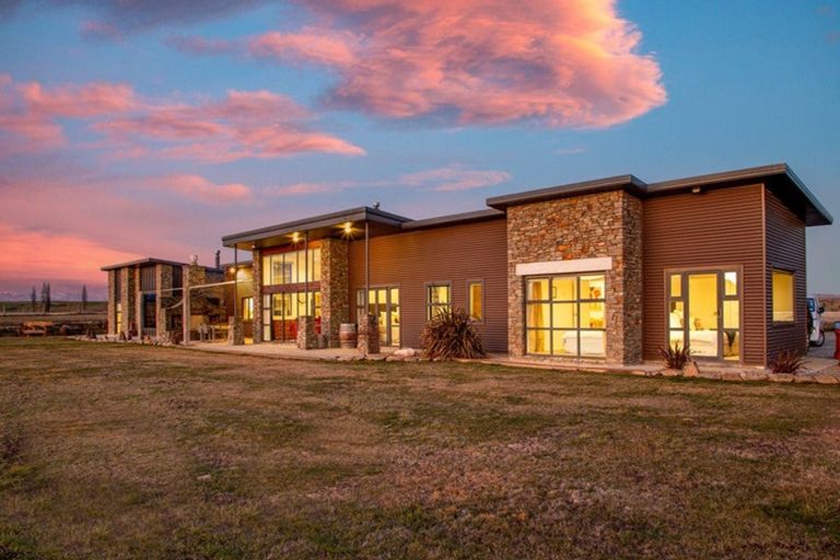 Photo of property in 309 Golden Road, Springvale, Alexandra, 9393