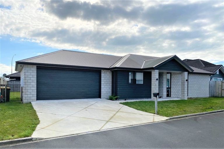 Photo of property in 13 Derwent Place, Flagstaff, Hamilton, 3210