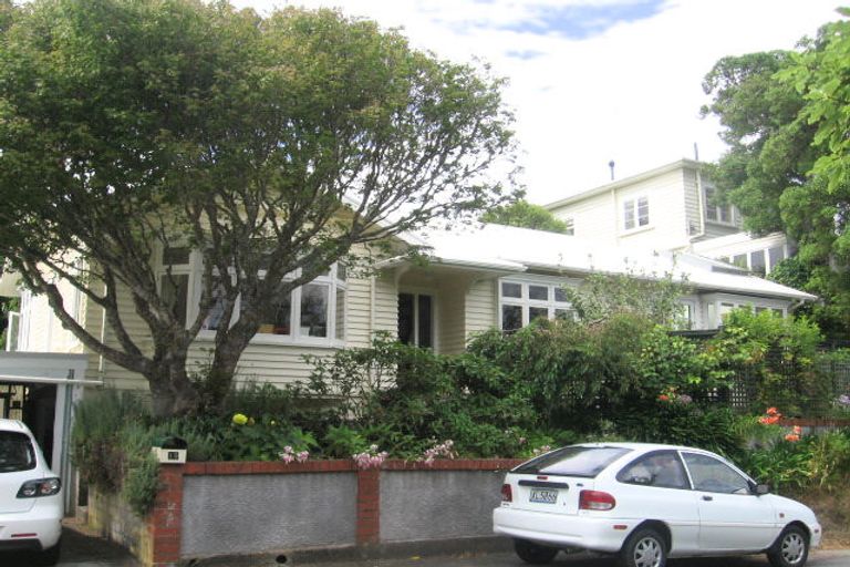 Photo of property in 23 Putnam Street, Northland, Wellington, 6012